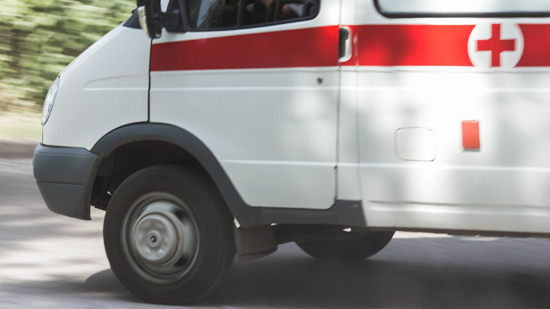 В Прикамье в ДТП автобуса и внедорожника погибли два человека