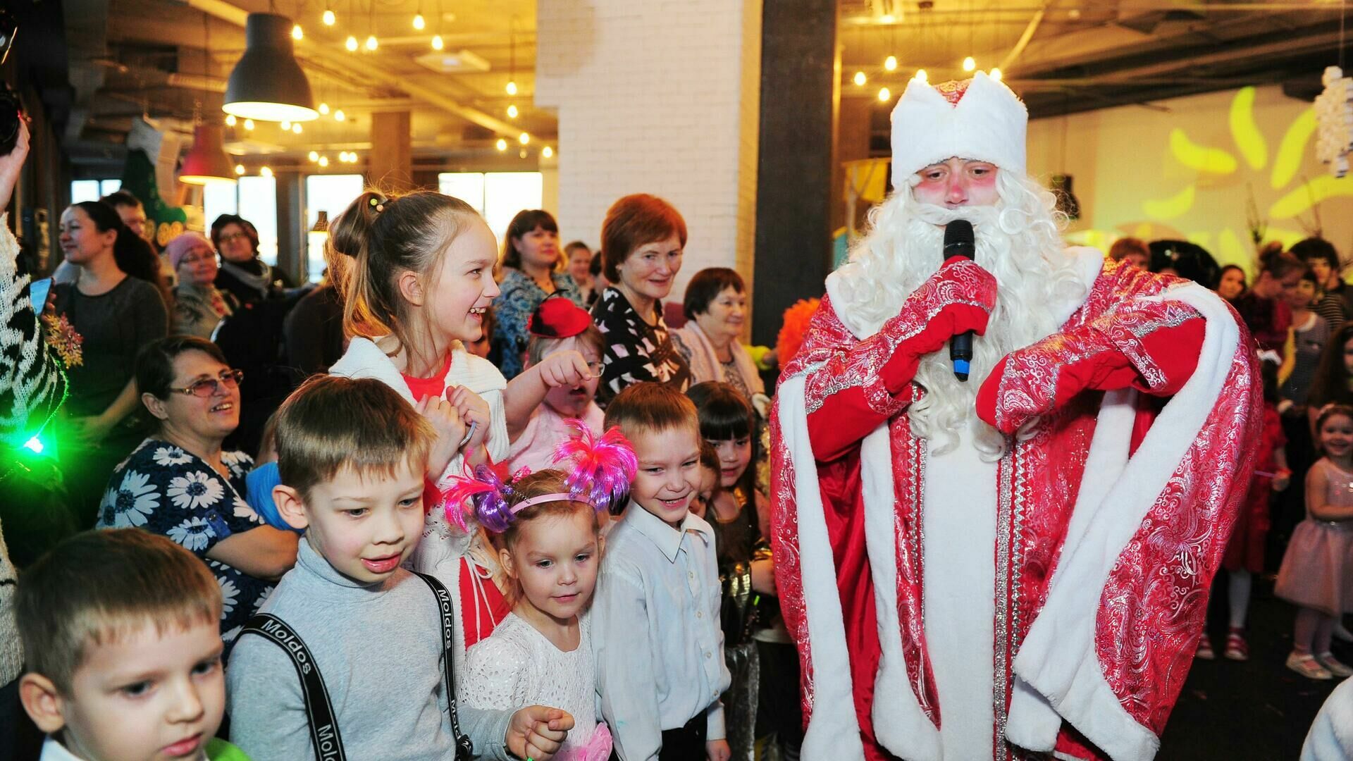 В Перми прошел благотворительный «Новогодний бал» для детей