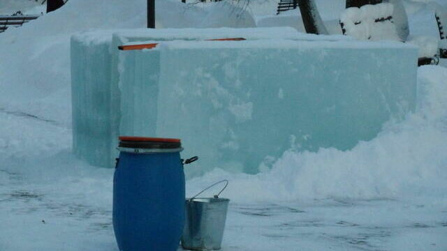 В ледовом городке Кировского района появится 1,5-метровый ледяной корабль