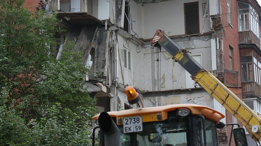 Обрушение жилого дома в Перми. Фоторепортаж и хроника событий