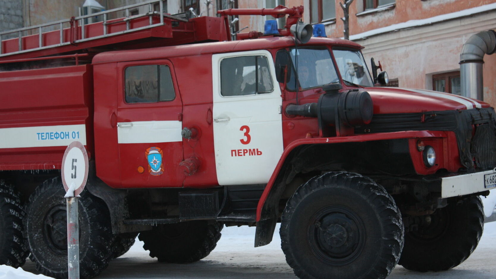 В Мотовилихинском районе из горящей пятиэтажки спасли 22 жителей
