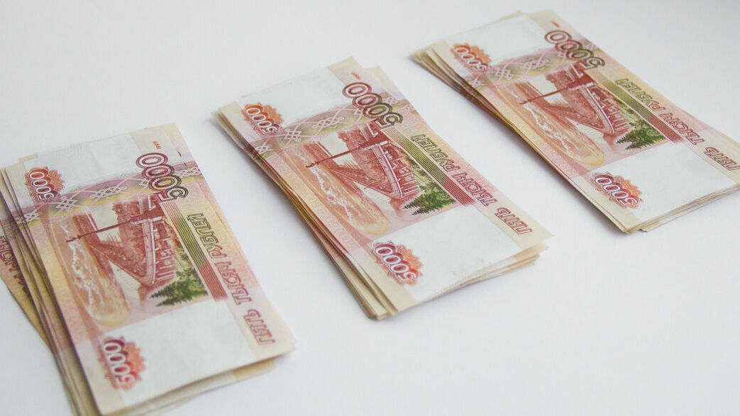 Пермяки продолжают нести деньги в банки. В 2015 году вклады выросли почти на 26 млрд рублей
