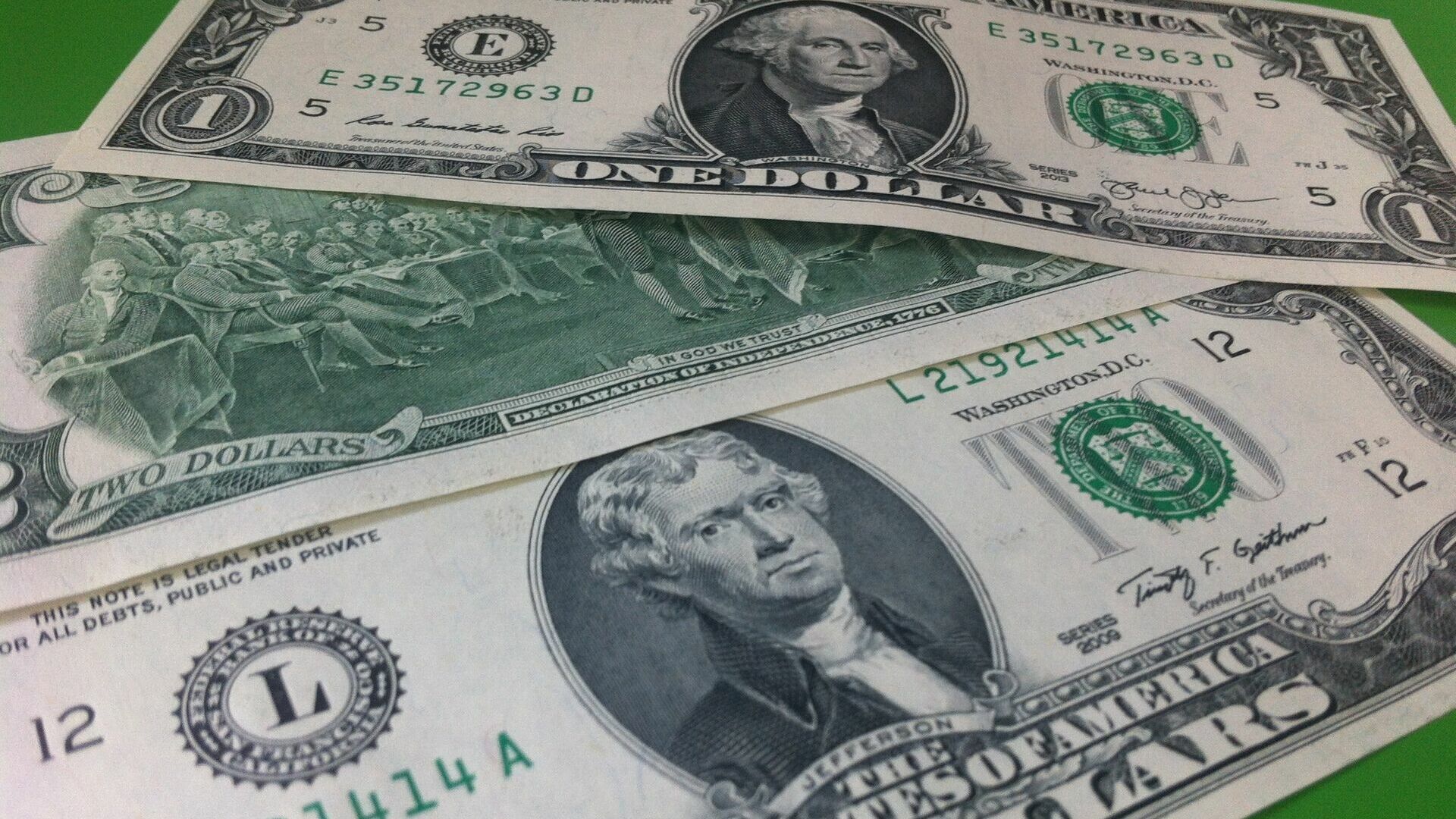 Доллары милее. Вклады в валюте в Прикамье растут в 9 раз быстрее, чем в рублях
