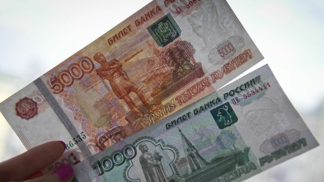 В Александровском районе пенсионерка разменяла соседке пятитысячную купюру «банка приколов»