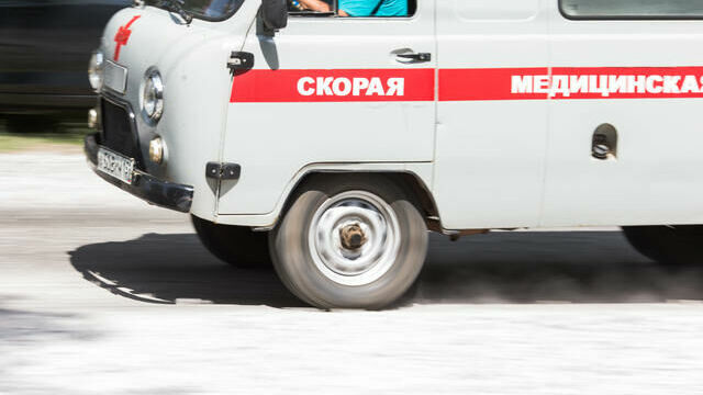 В Кунгурском районе иномарка вылетела в кювет: в машине было пять человек