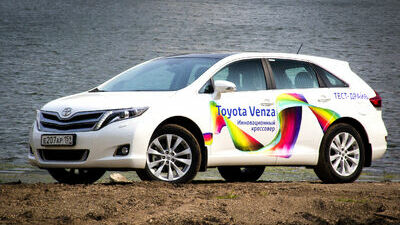 Тест-драйв Toyota Venza: умная или красивая?