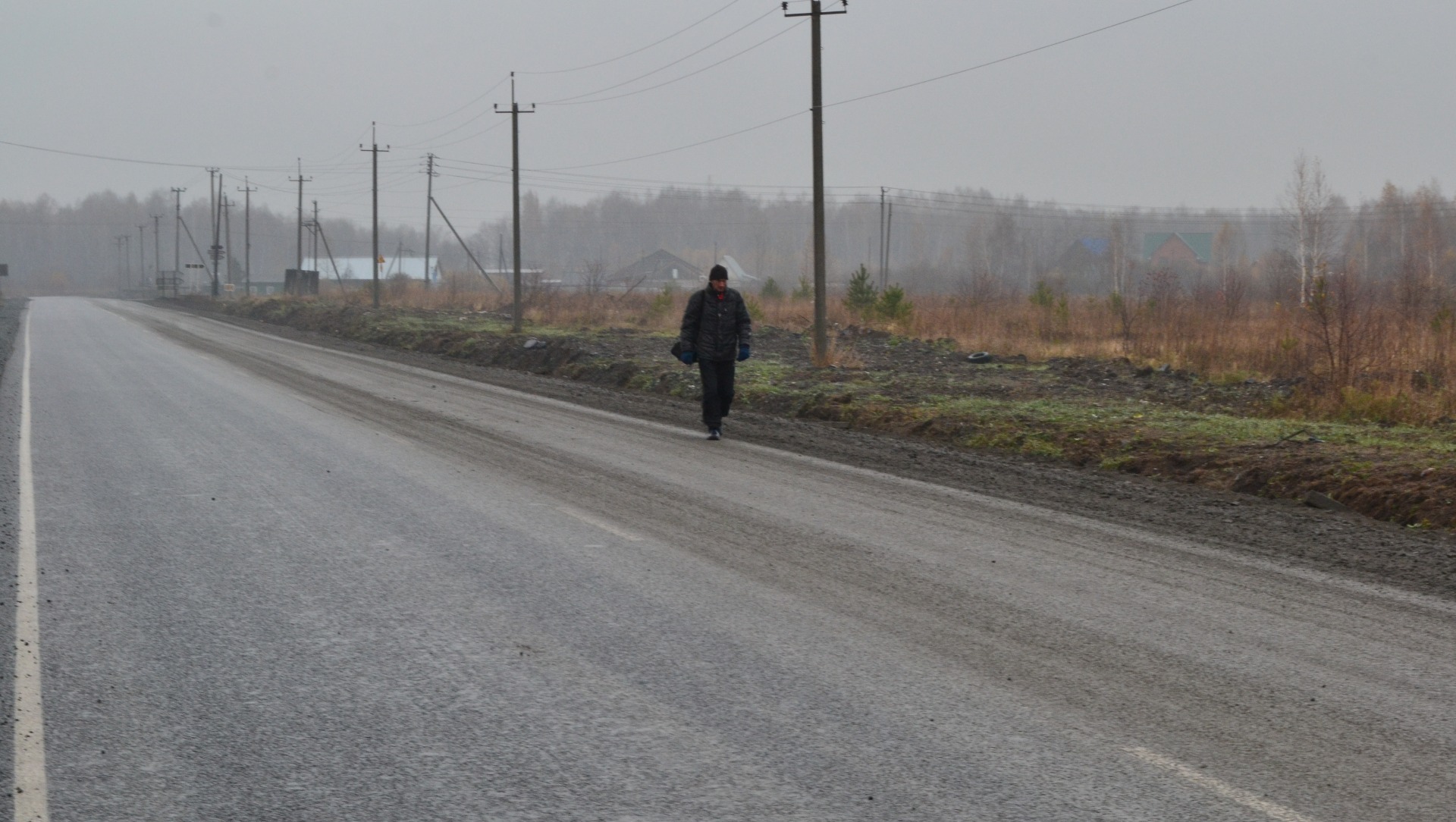 Вахтовик из Коми пошел пешком до Перми — это 11 дней пути. В чем причина поступка