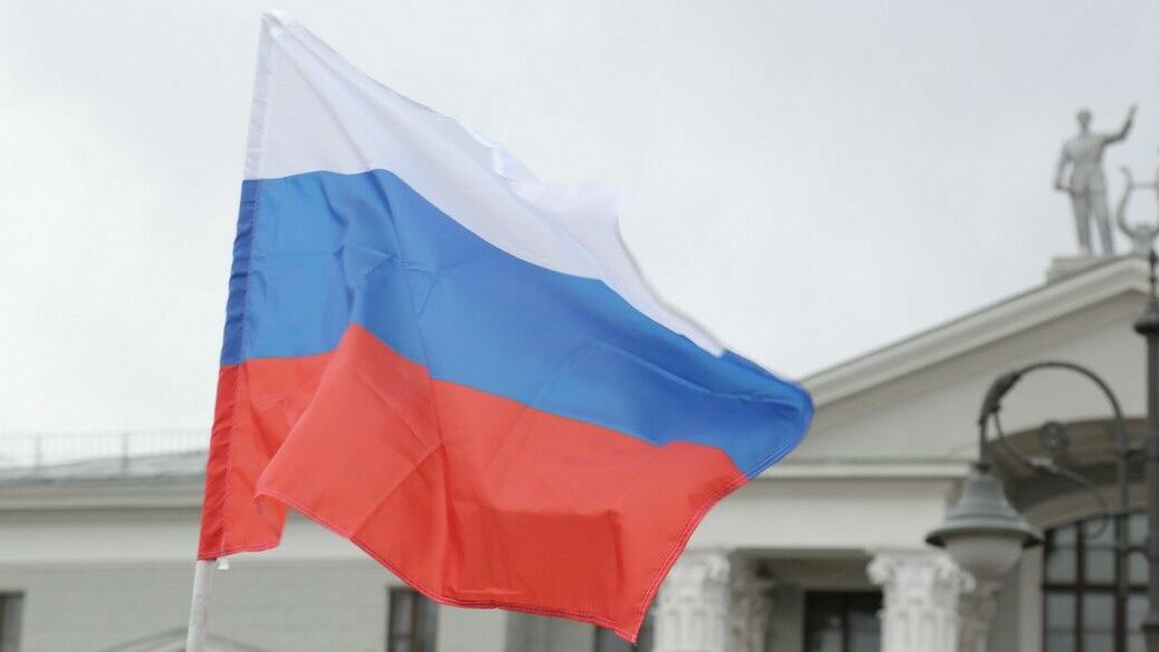Квартиру за триколор: белорусу, который пронёс флаг РФ на Паралимпиаде, подарят квартиру