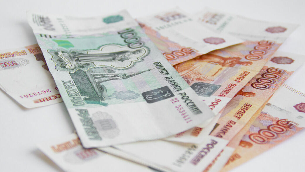 Воровство вместо закона: в Пермском крае судебный пристав присваивал деньги должника
