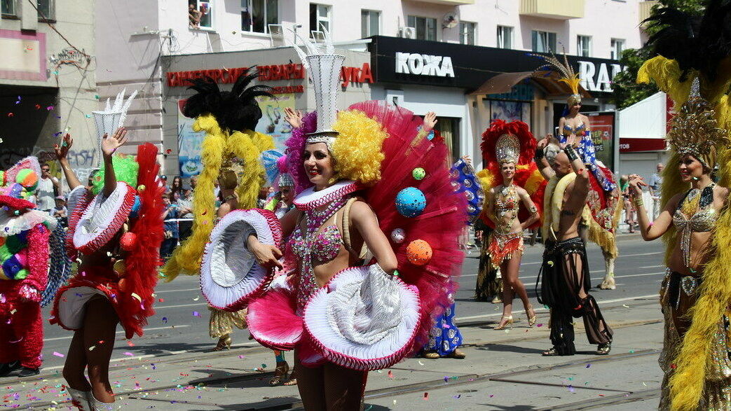 С праздником, друзья! В Перми прошел красочный карнавал в честь Дня города