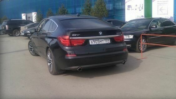 Российских чиновников ограничат в использовании дорогих автомобилей