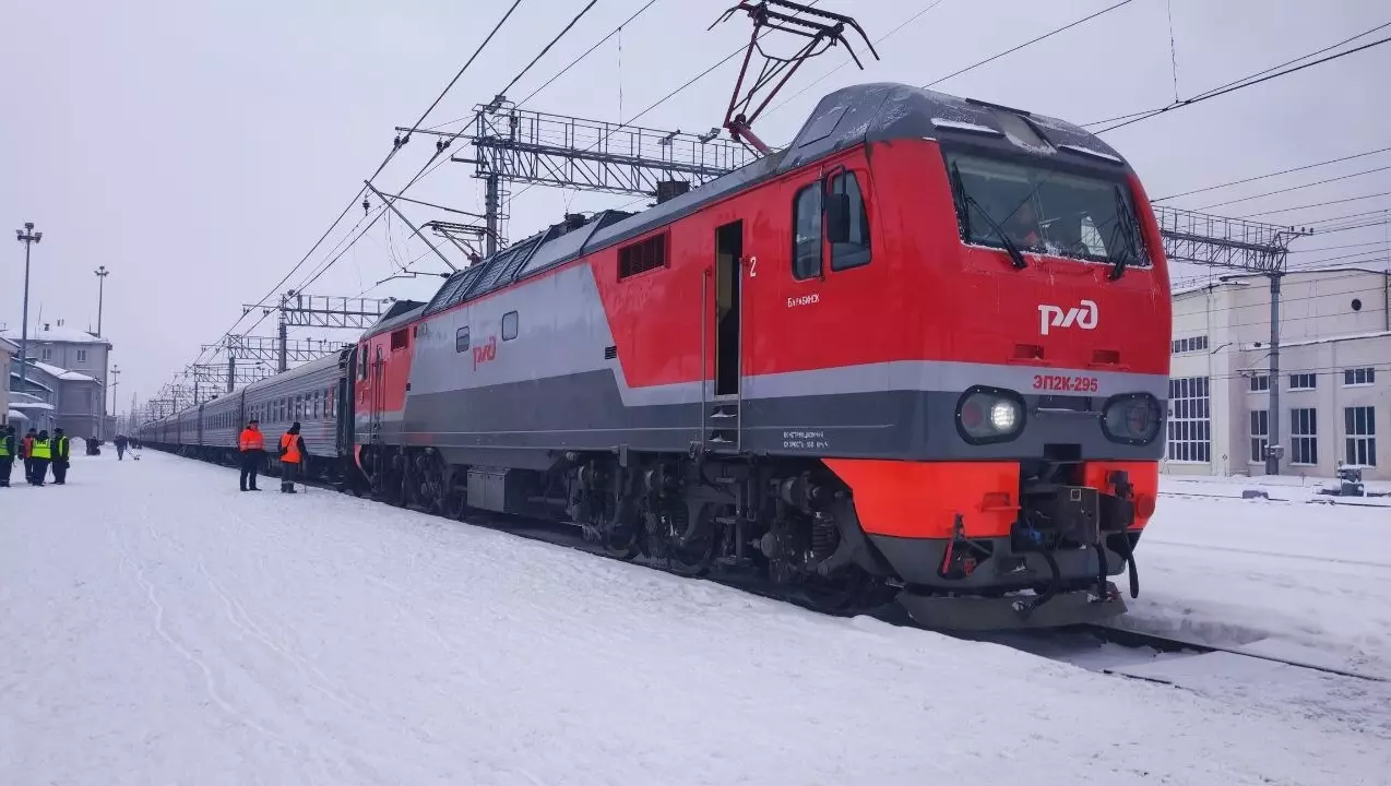 Поезд «Адлер — Пермь», столкнувшийся с тепловозом, до ЧП уже отставал от расписания