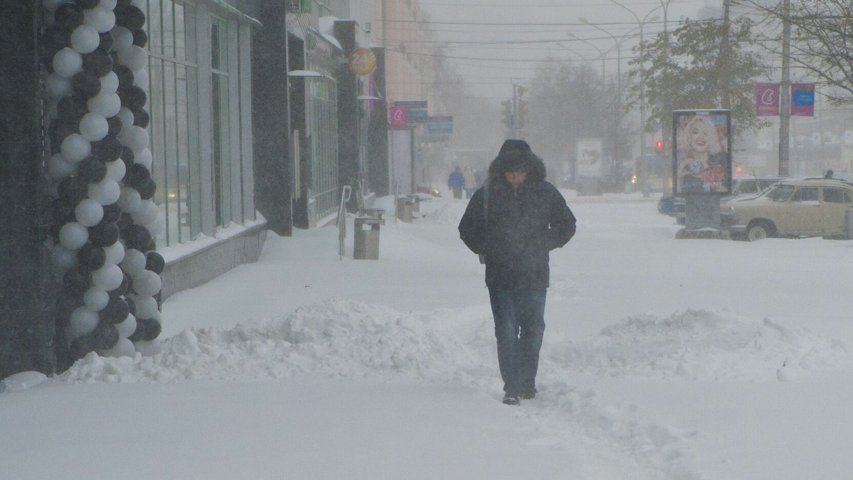 В Перми 10 октября прошел ливневый снегопад с видимостью не более 300 метров