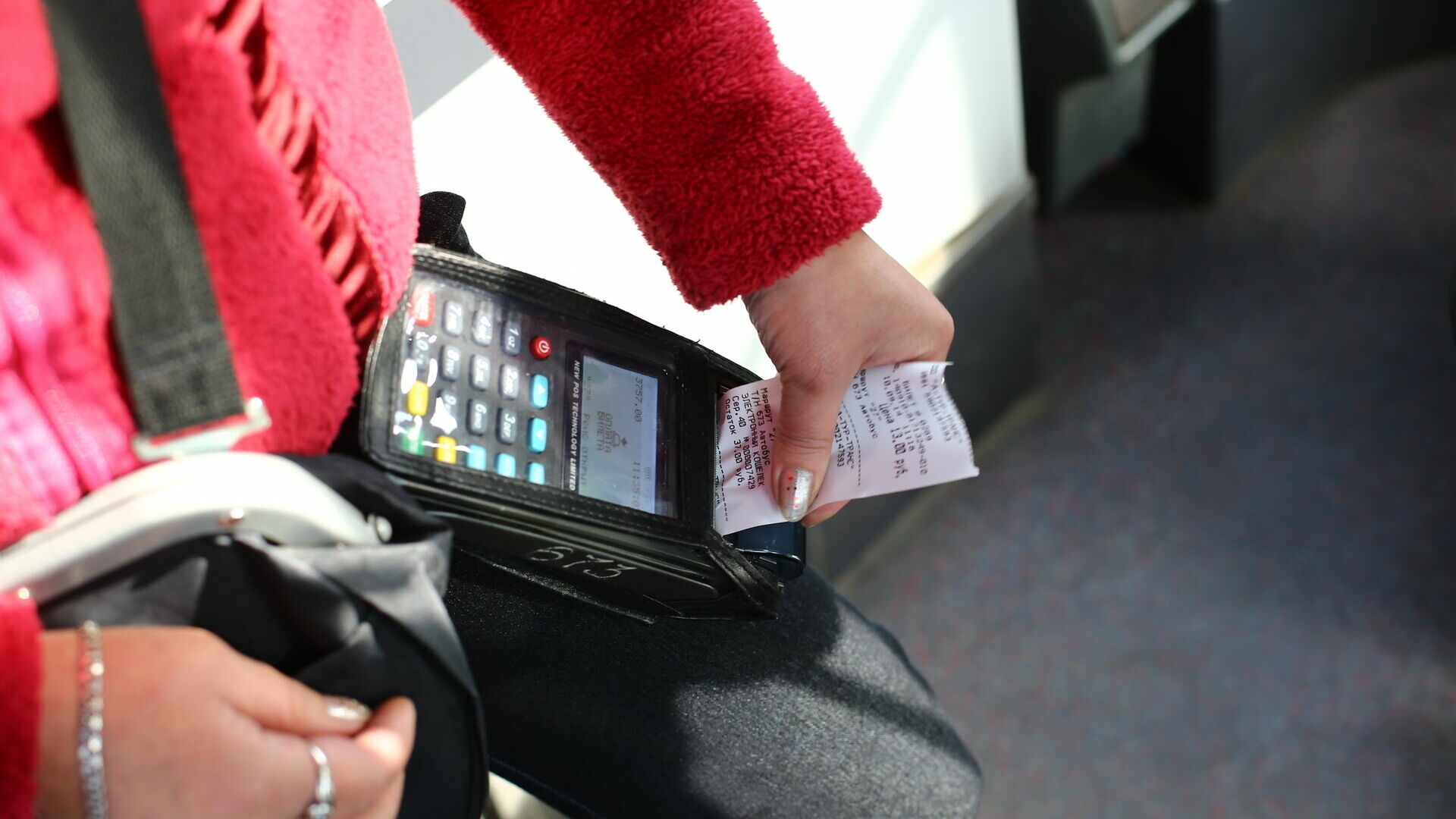 В Перми протестировали электронную систему оплаты проезда в троллейбусах