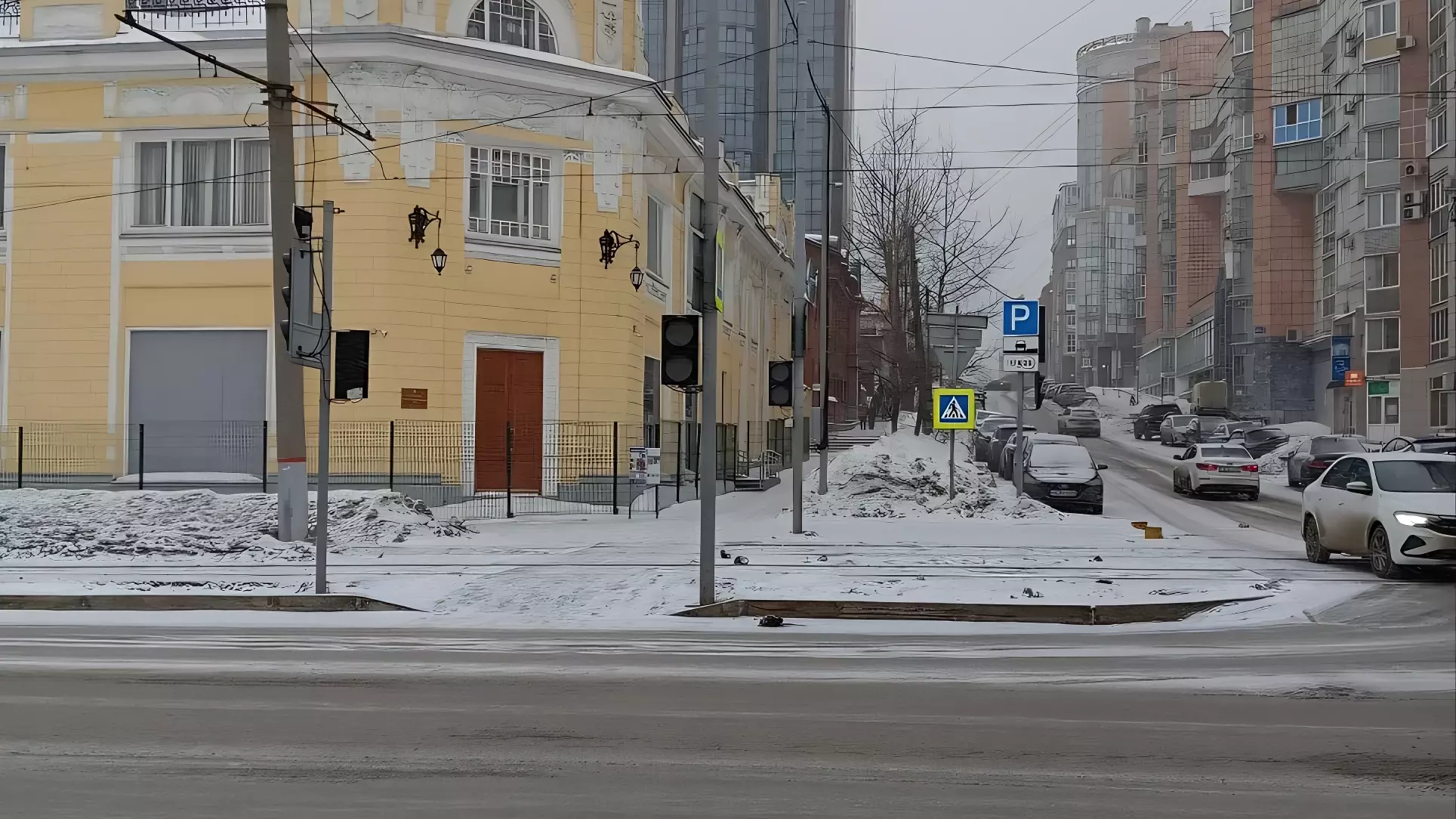 В центре Перми не работает светофор. Чиновники не могут объяснить почему
