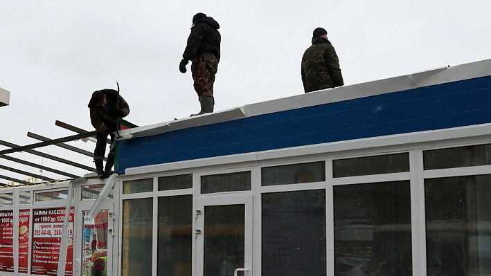 В Перми на Комсомольском проспекте демонтированы четыре незаконных павильона