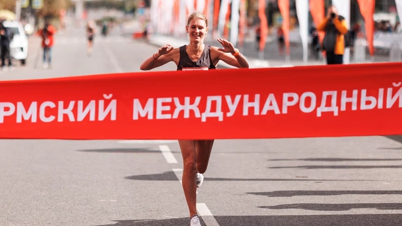 В понедельник на эспланаде представят футболку шестого Пермского марафона