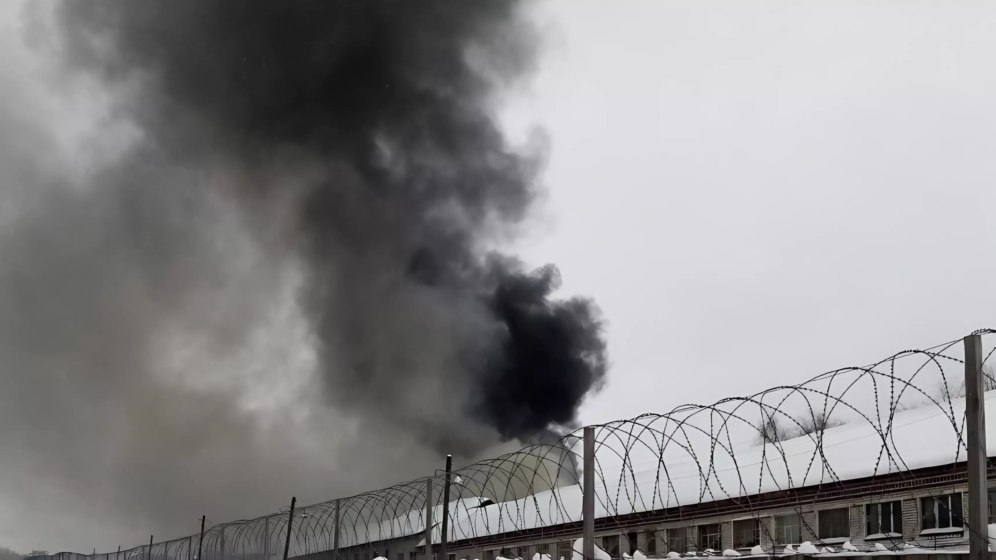 Прокуратура начала проверку обстоятельств пожара в ИК-9 в Соликамске