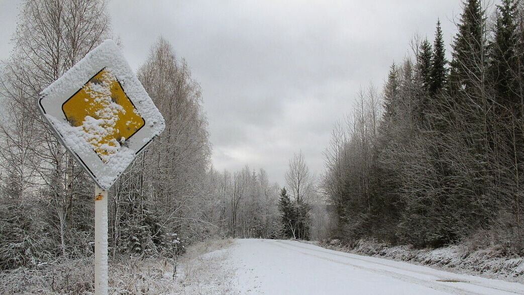 В Прикамье могут ограничить движение большегрузов из-за снегопада
