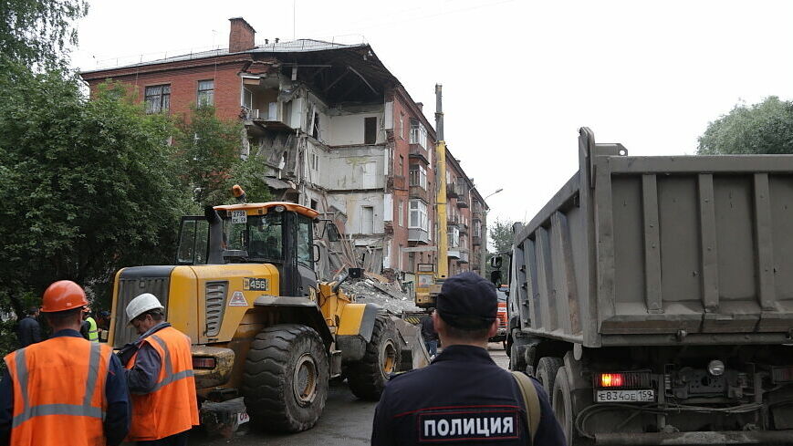 Жители частично обрушившегося дома на Куйбышева жалуются на новые трещины