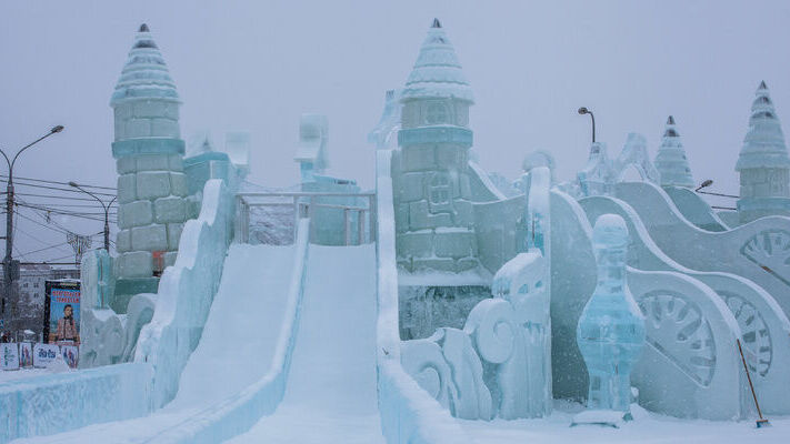 Ледовый городок на эспланаде «Эко-сад» вновь закрыли