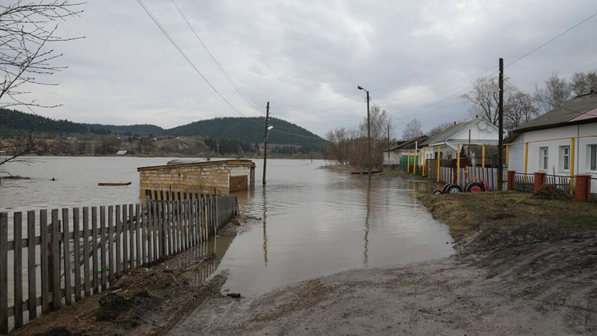 В Кунгурском районе затопило два автомобильных моста