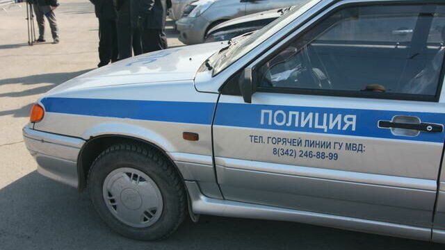 В Перми у бывшего поста ГИБДД на Борцов революции горит полицейская машина