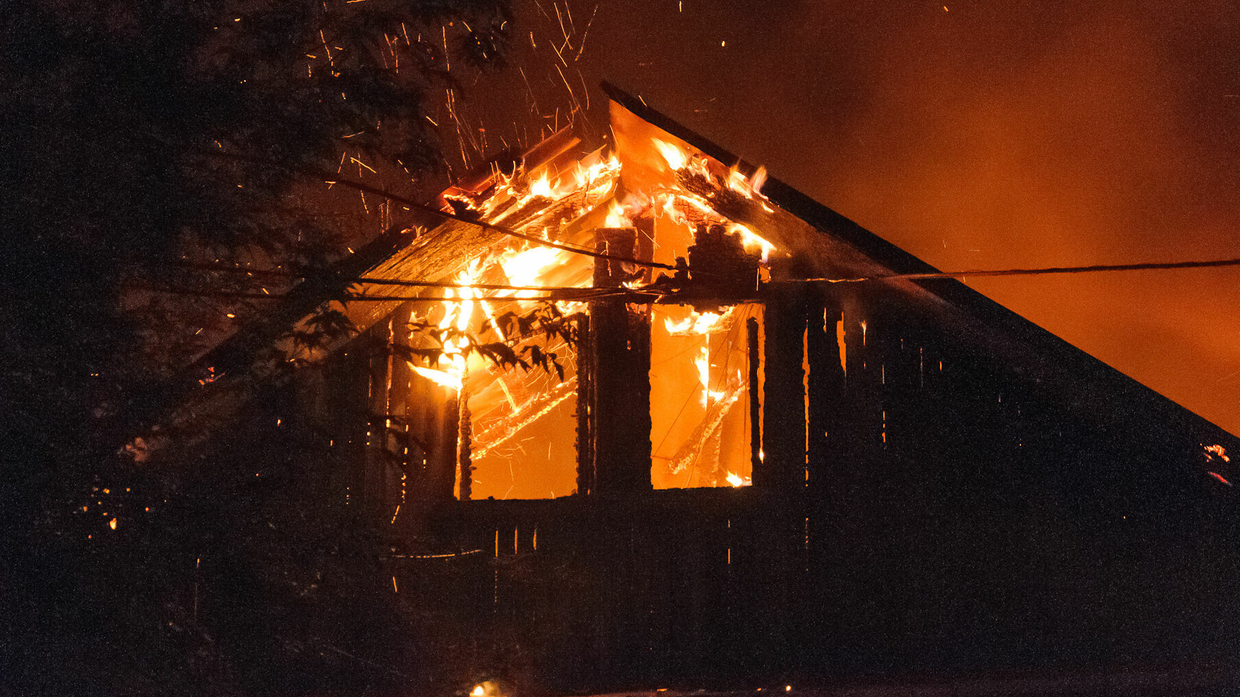Ночью в Прикамье горели три дома