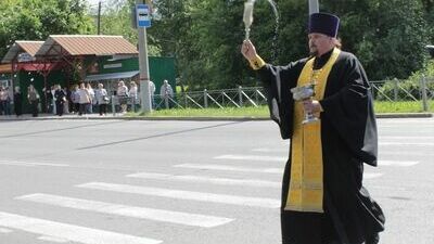 Бесы, прочь! В Перми были освящены два аварийных перекрестка. ФОТО