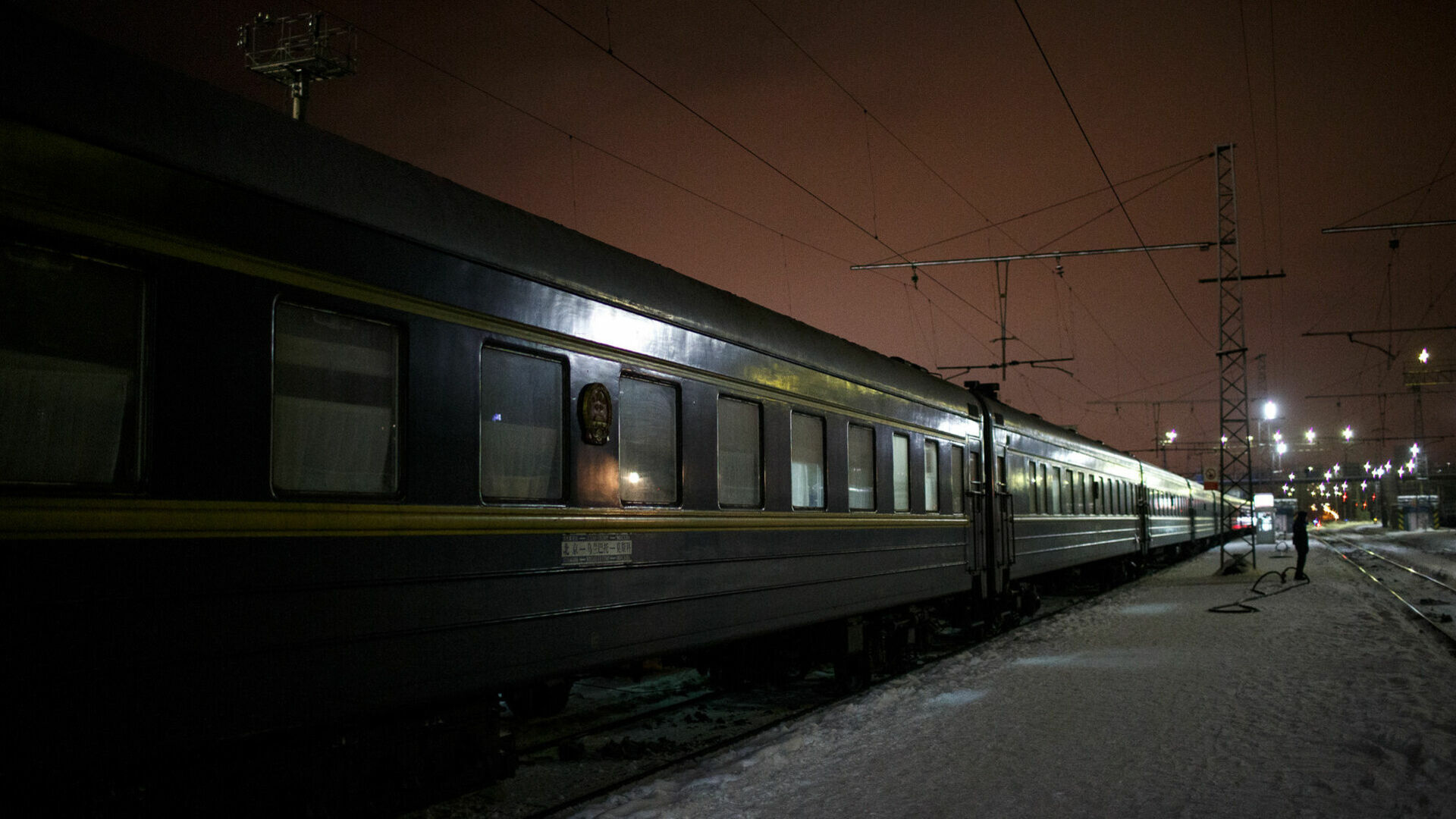 Из-за снегопадов в Прикамье задержали 60 поездов