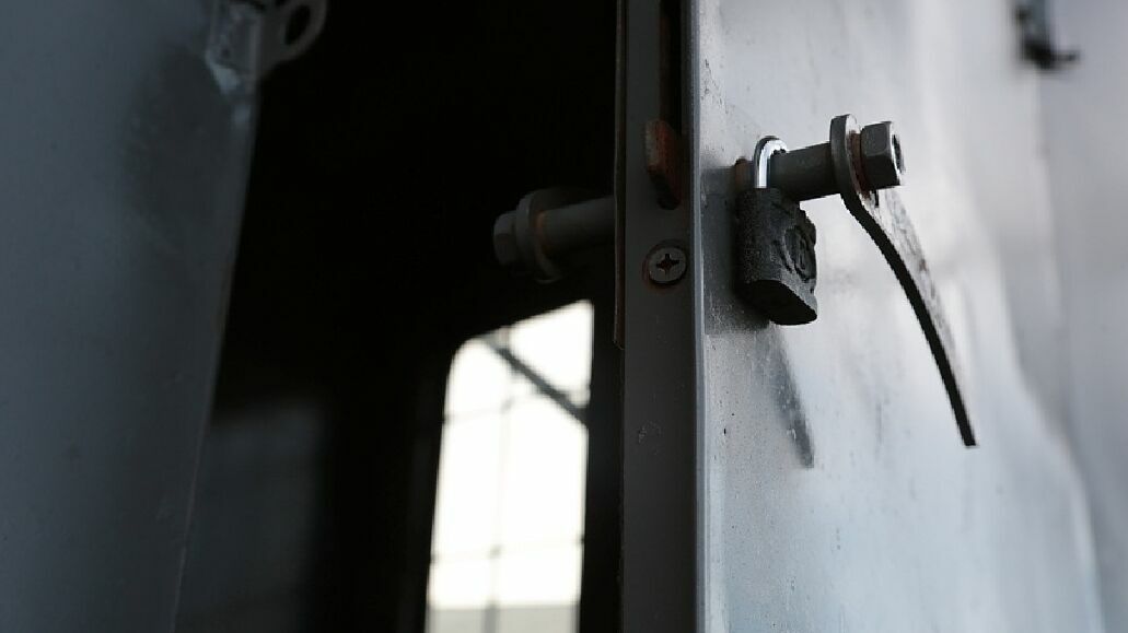Стало известно о новых фактах издевательства над осужденными в ИК-9 Соликамска