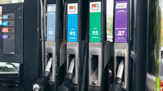 Цены вверх: в 2015 году бензин грозит подорожать на 15%