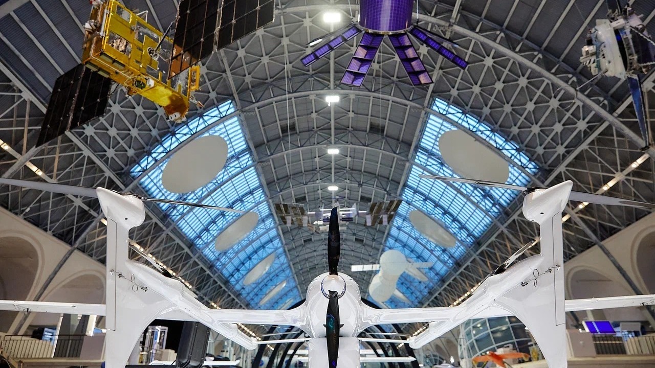 Фото из архива первой в истории России выставки беспилотной авиации (ВДНХ, Москва)