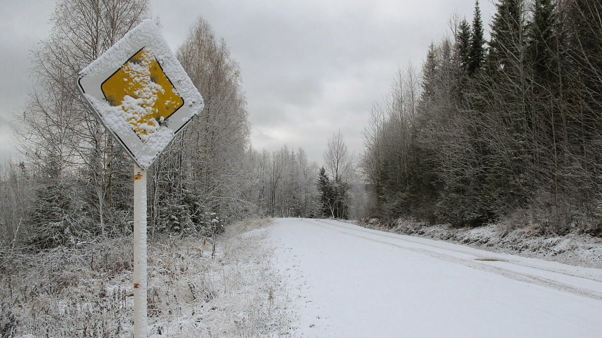 На расчистку снега на федеральных трассах в Пермском крае выведут максимум техники