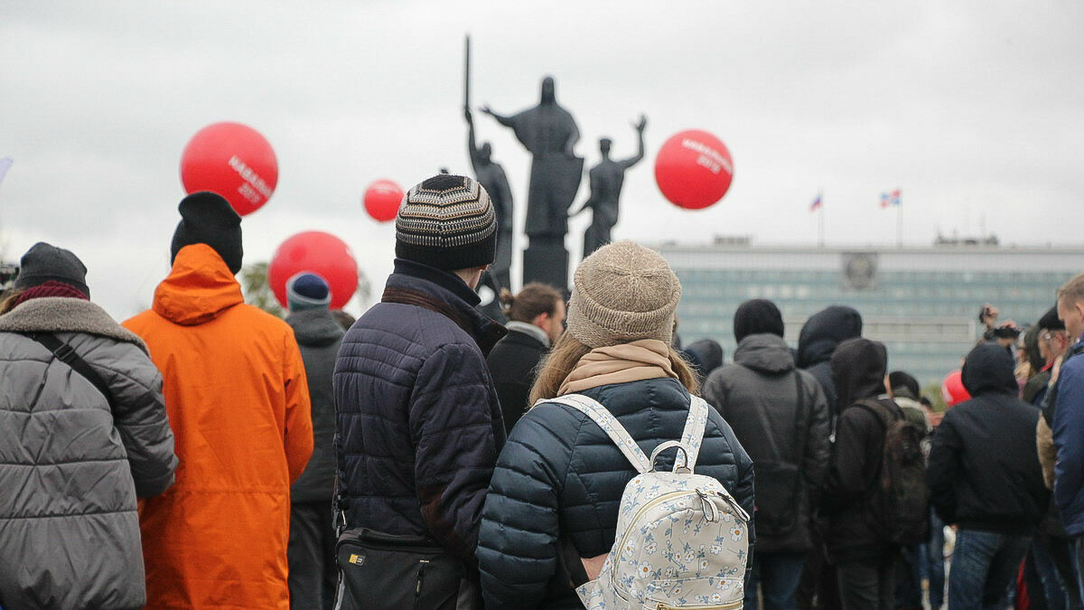 В центре Перми прошла акция в поддержку Навального. Фоторепортаж Properm.ru