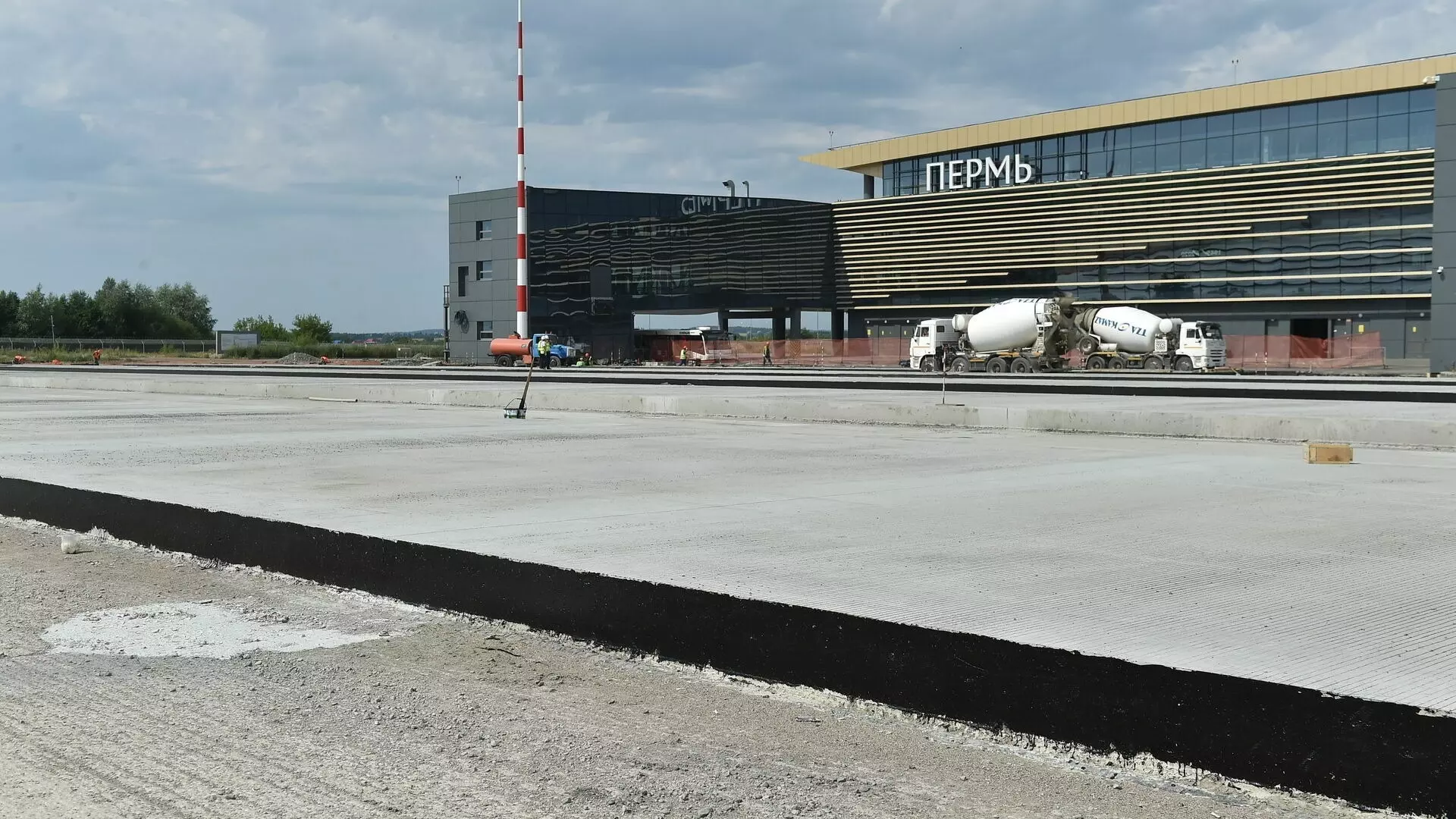 Правительство РФ может прекратить контракт с генподрядчиком пермского аэропорта