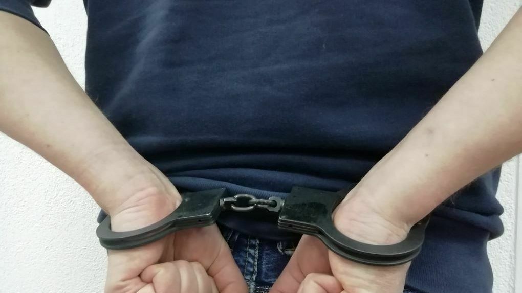 Житель Лысьвы при задержании проглотил сверток с наркотиками