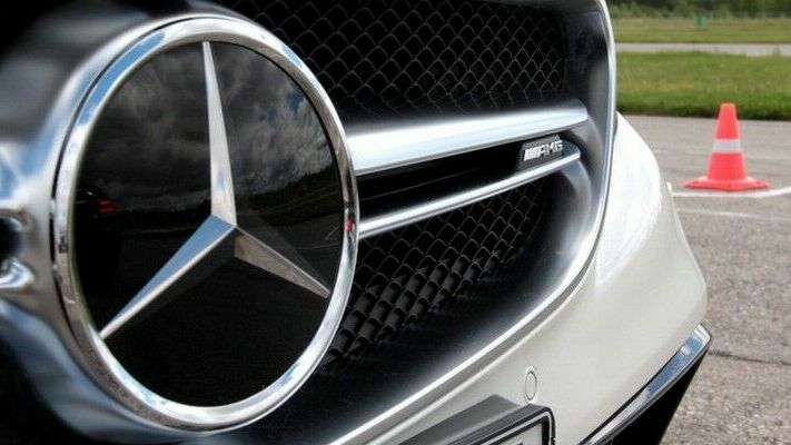 В 65 раз! Росстандарт потребовал у Mercedes-Benz объясниться за выхлоп