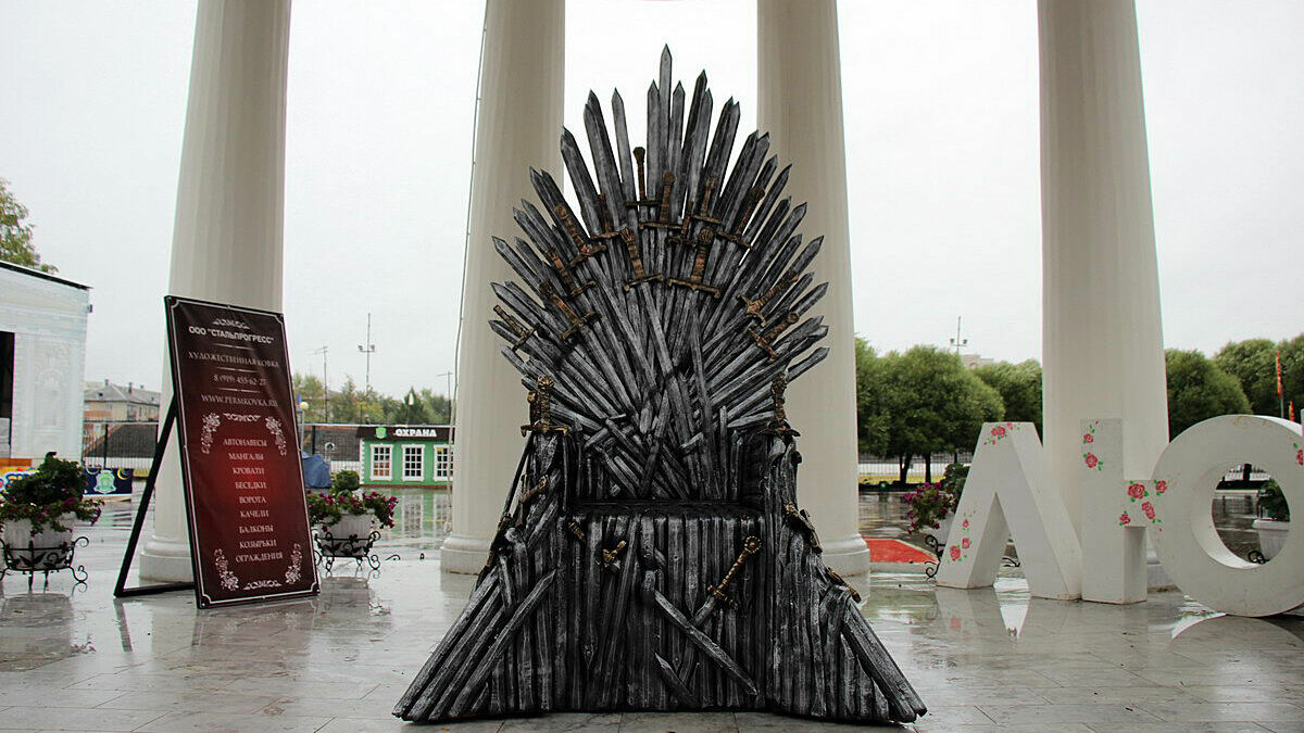 В парке Горького установили трон из «Игры престолов»