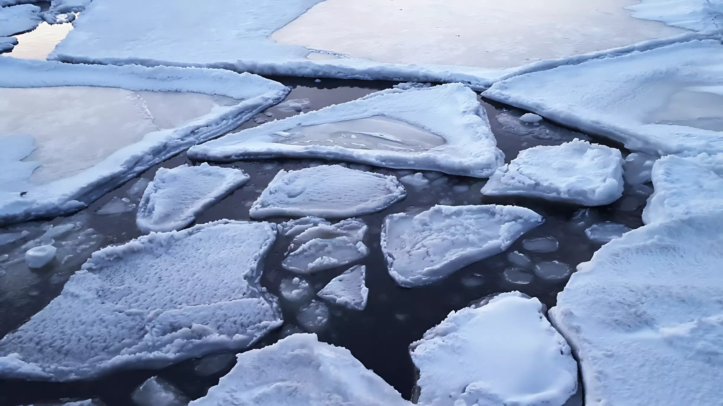 За осень в Пермском крае под лёд провалилось и погибло семь человек