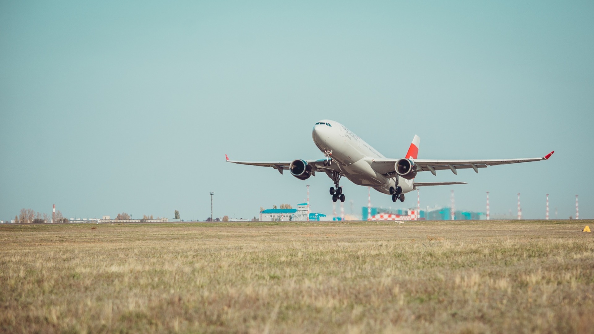 Вылет самолета из Москвы в Пермь задержали из-за беспилотника