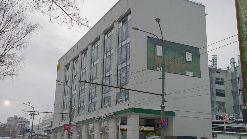 В центре Перми в ЦУМе появится батут-центр и скалодром
