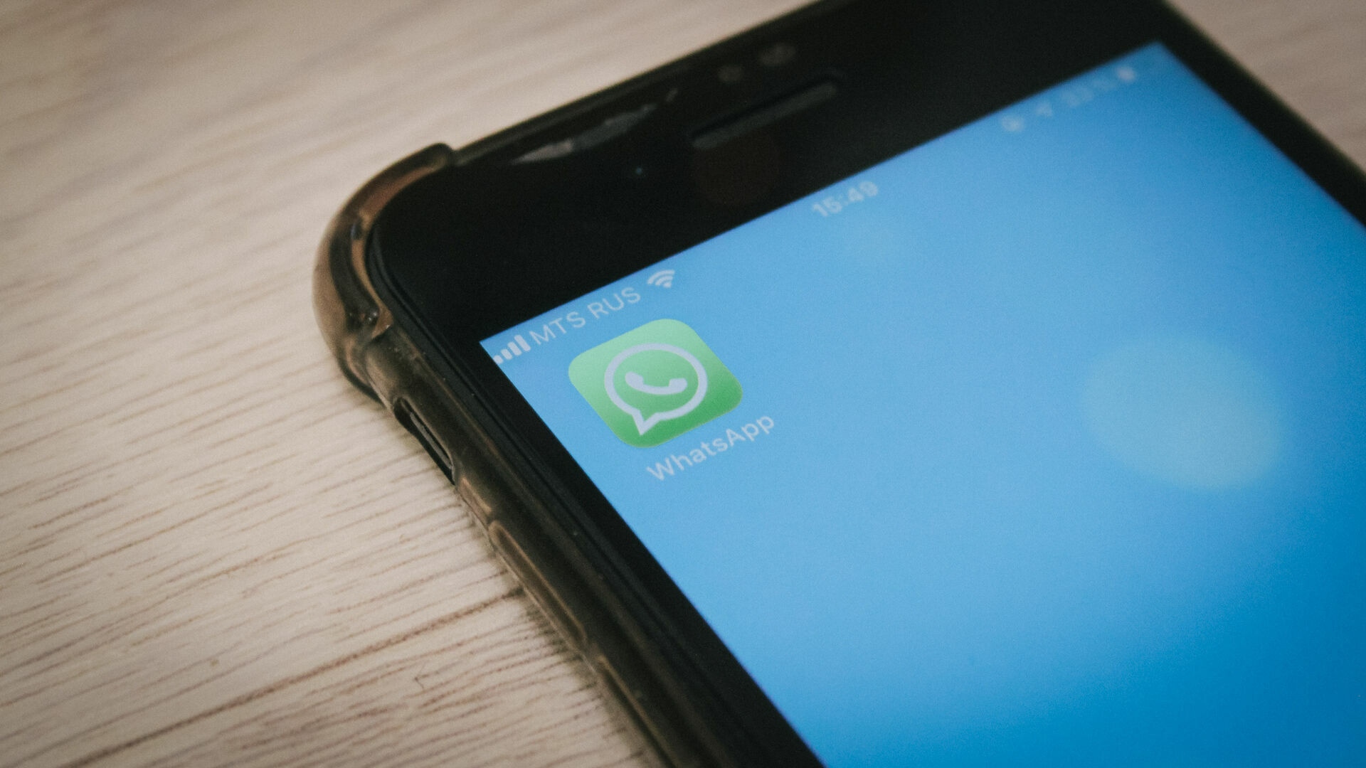 В работе мессенджера WhatsApp случился крупный сбой