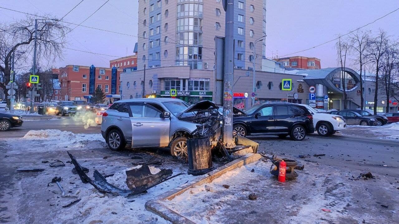 Фотофакт: в Ленинском районе Перми произошло ДТП