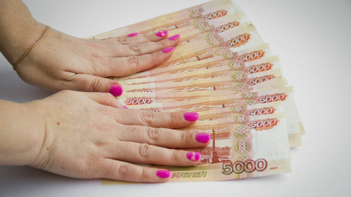После вмешательства прокуратуры работникам предприятия в Прикамье выдали зарплату