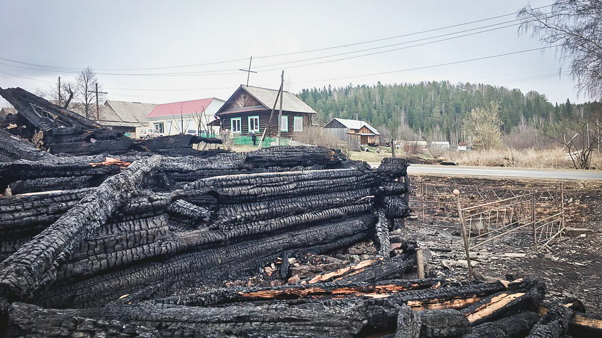 За прошедшие сутки сотрудники МЧС Пермского края выезжали на 12 пожаров и 9 ДТП