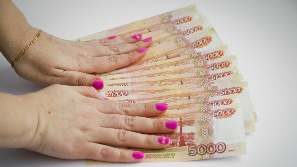 У жительницы Ижевска украли почти 400 тысяч рублей