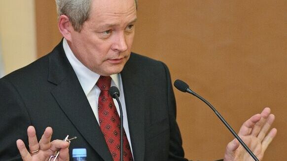 Вице-премьер Надежда Кочурова, зампред и два министра ушли в отставку