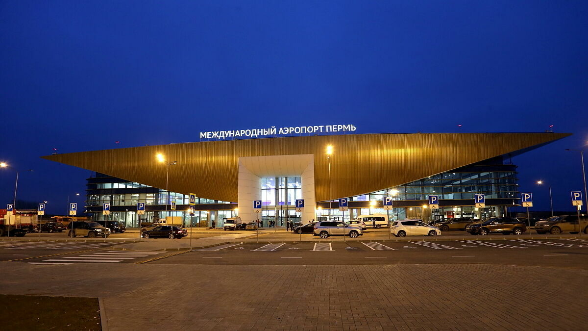 В аэропорту Перми приземлились два самолета, летевшие в Екатеринбург