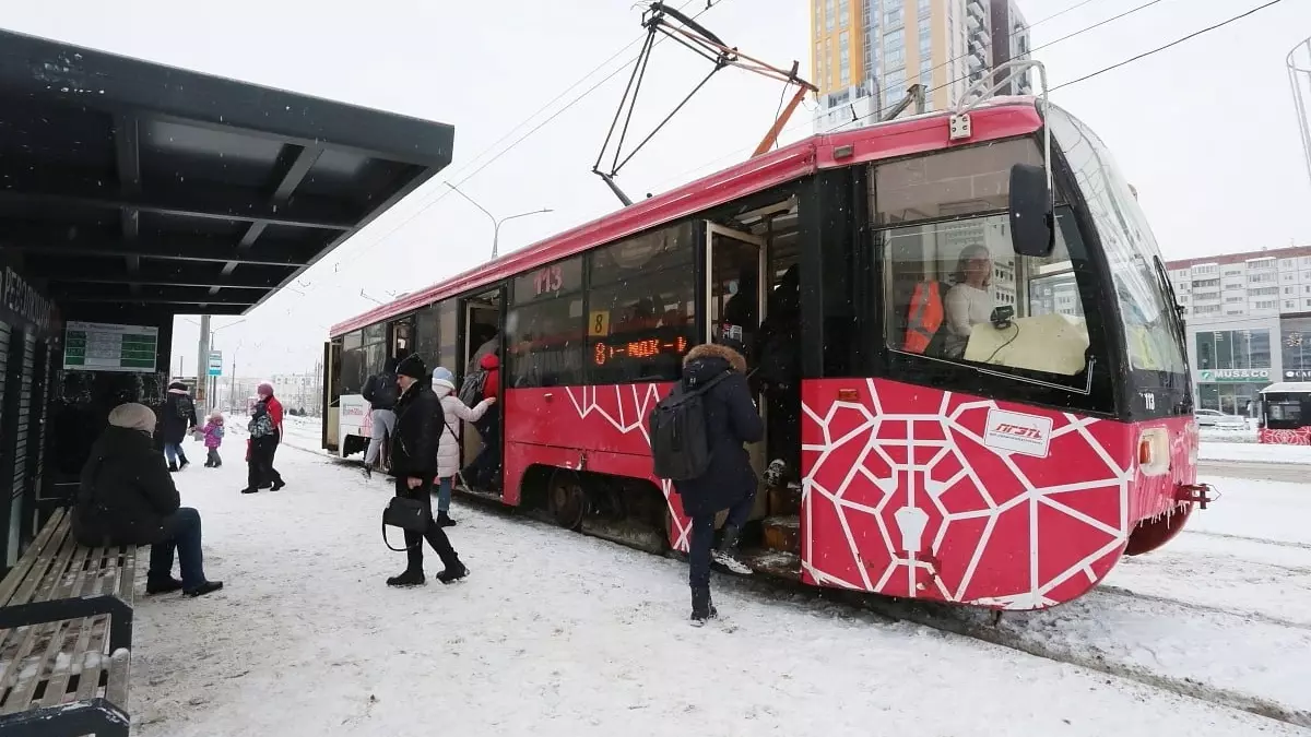 Дептранс Перми опубликовал расписание автобусов и трамваев на новогоднюю ночь